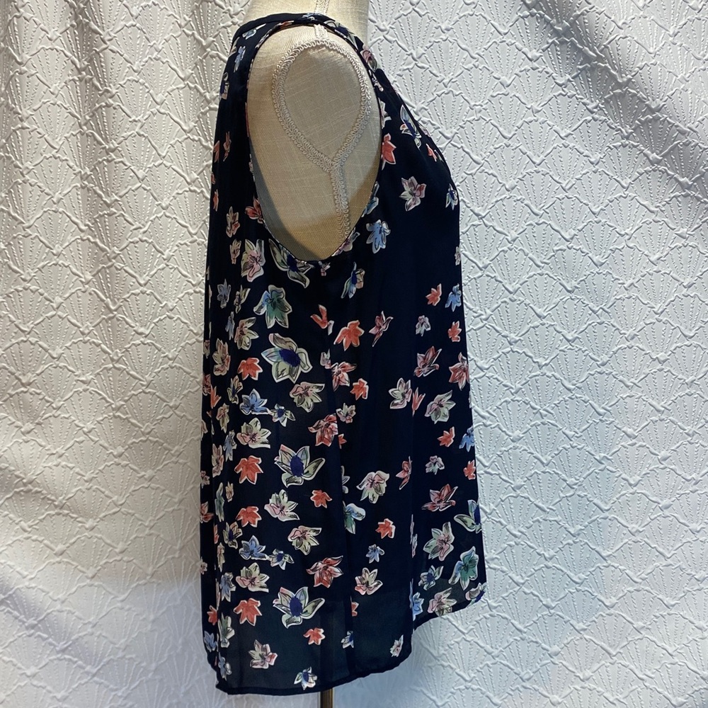 Lila Rose size large Floral Sleeveless Blouse  Navy and Multicolor‎ flowy casual - Picture 12 of 12